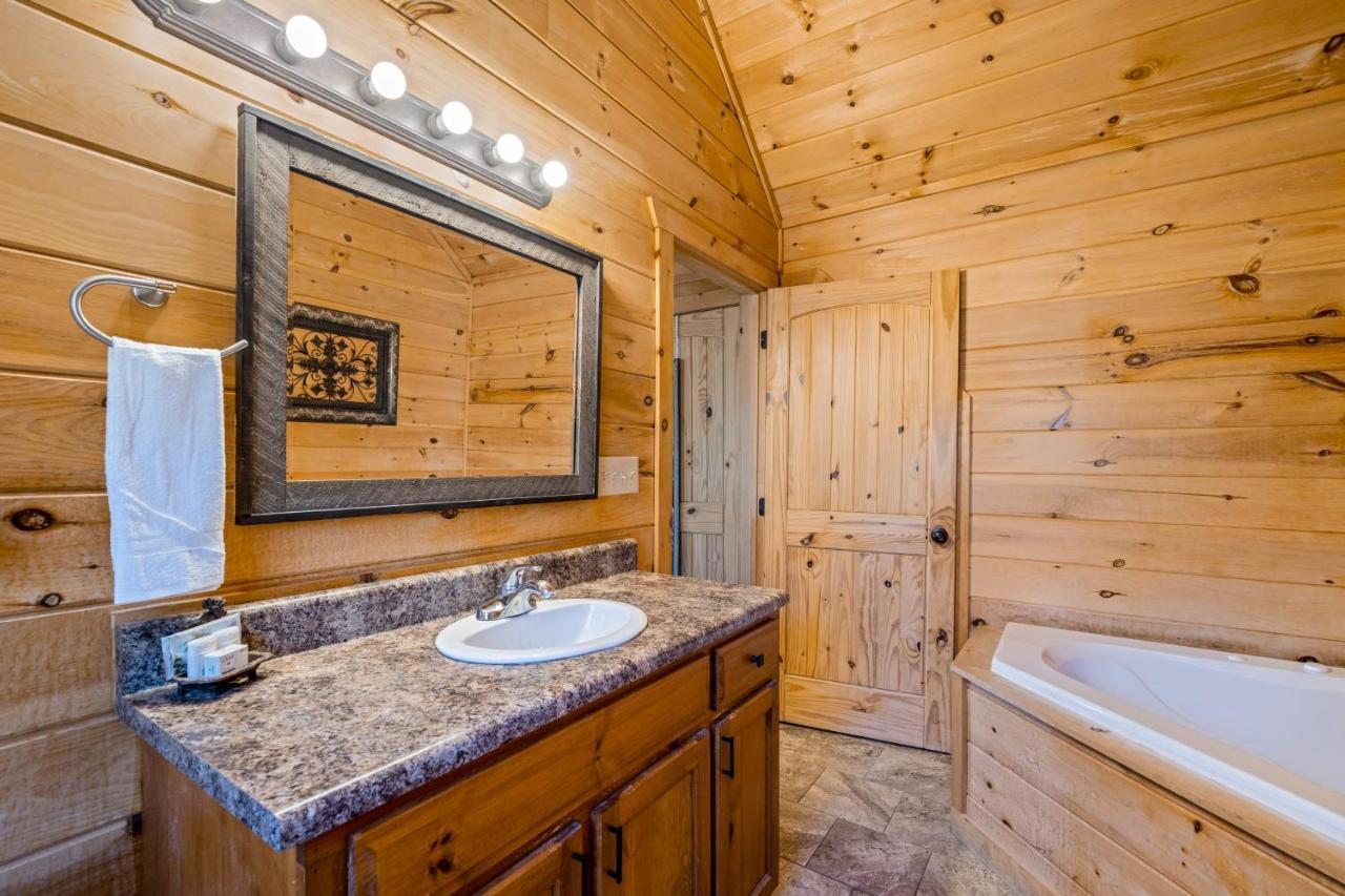 Blue Ridge Bear Bungalow Exteriér fotografie